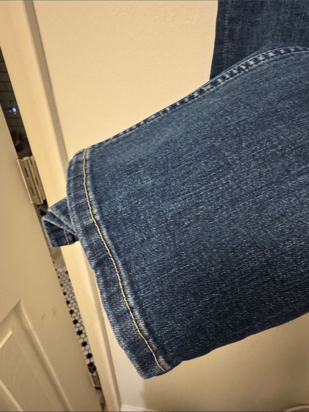 NWT SPANX Lycra fitsense kick flare denim in Bennett wash, size 4 - Picture 6 of 6